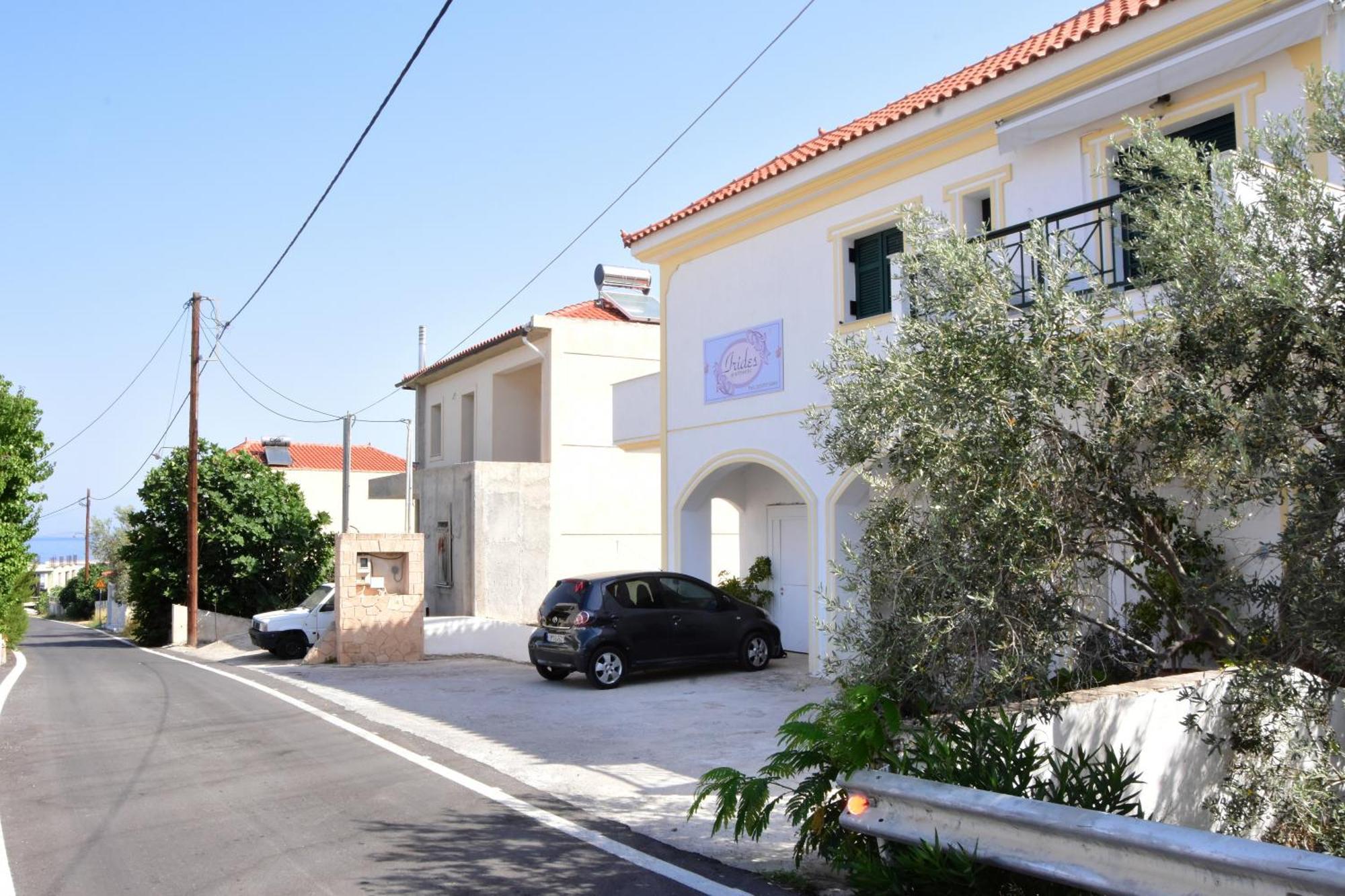 Irides Apartments Megalochori  Exterior photo